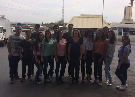 Grupo de 12 alunos participou da visita