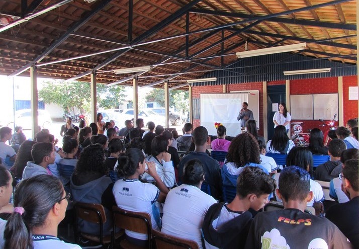 Alunos do Colégio Estadual Maria Angélica e servidores conhecem ações que serão desenvolvidas pelo projeto Cientistas Formosas