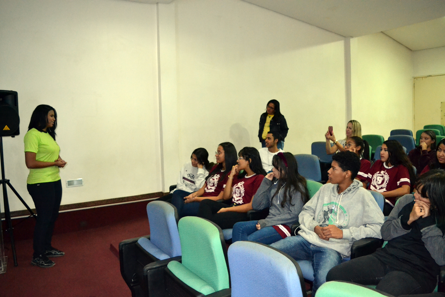 Egressa da Escola Municipal Jalles Machado de Siqueira, Hellen Thaynnara participou do  projeto Conhecendo o IFG no ano passado e hoje cursa o técnico integrado em Controle Ambiental no Câmpus Goiânia.