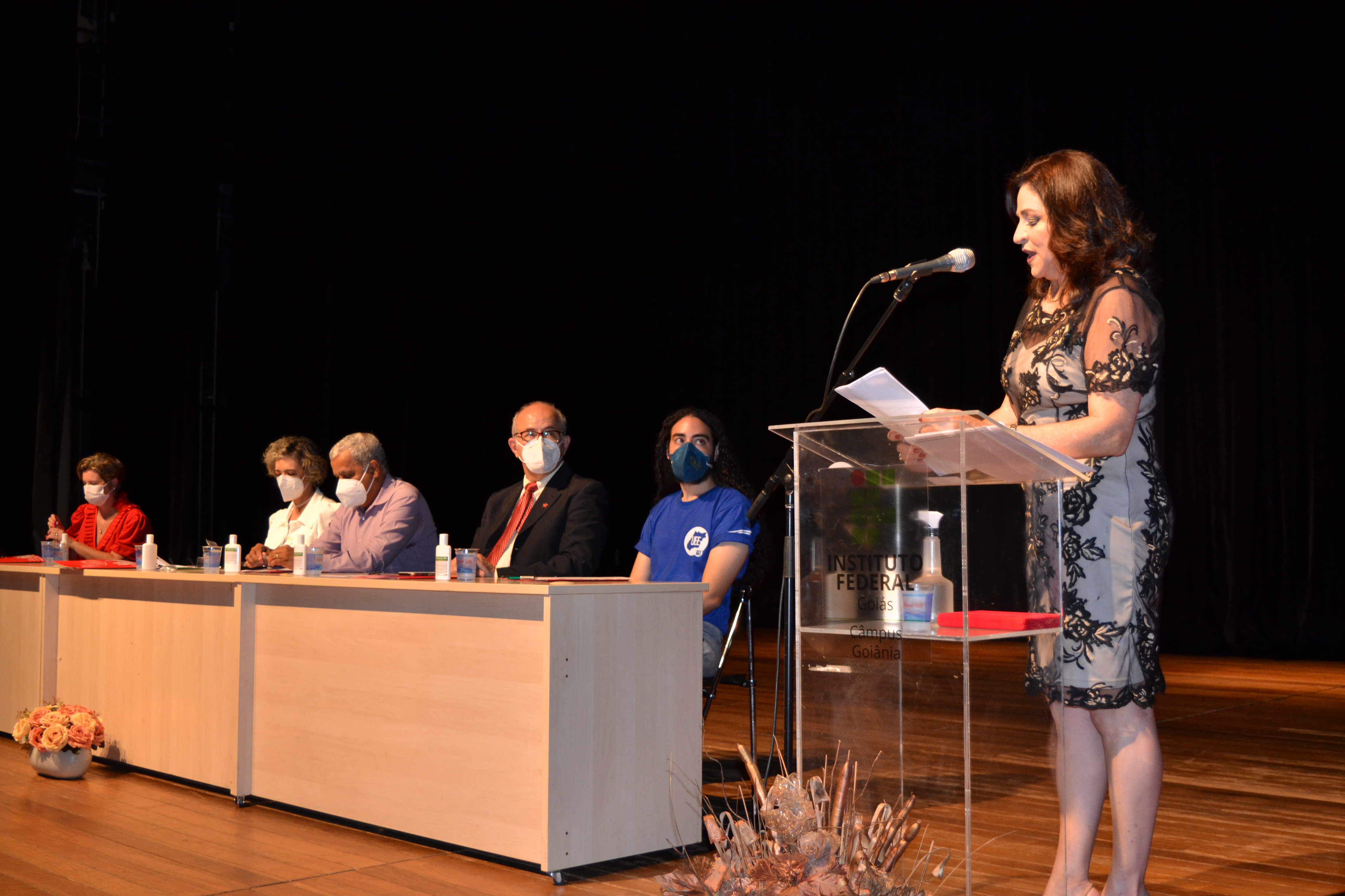 Adriana dos Reis Ferreira discursa na sua posse como diretora-geral do Câmpus Goiânia do IFG