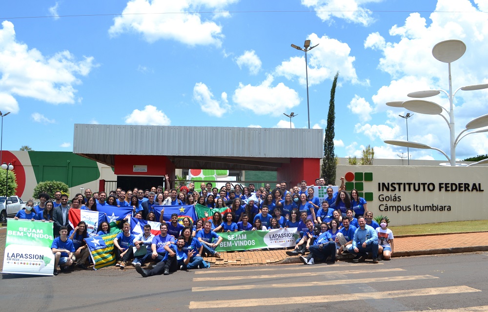 Participantes e convidados da cerimônia de encerramento do Lapassion em Rede